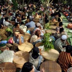 Tradisi Masyarakat Jawa dalam Menyambut Bulan Ramadan